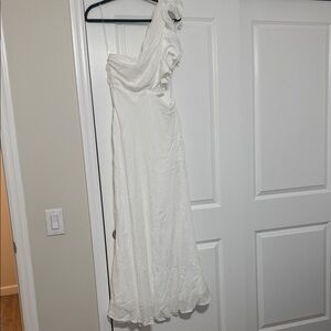 Elegant Right One-Shoulder White Dress with Rosette Detail